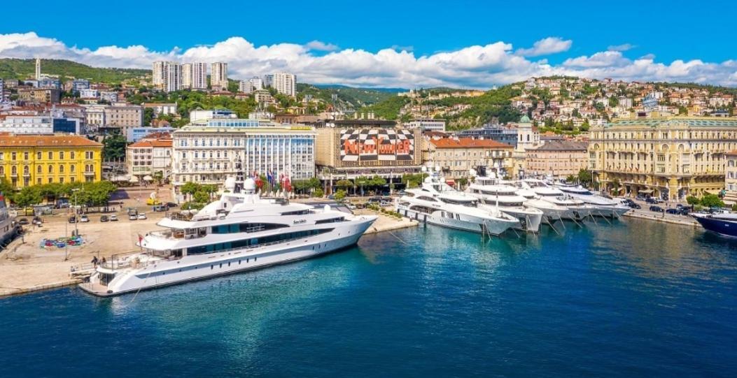 Rijeka Apartment With Free Parking And Large Balcony Exterior foto